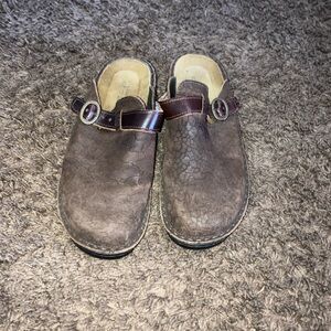 NOAT Brown Slip-On Clogs with Buckle 38 7/7.5